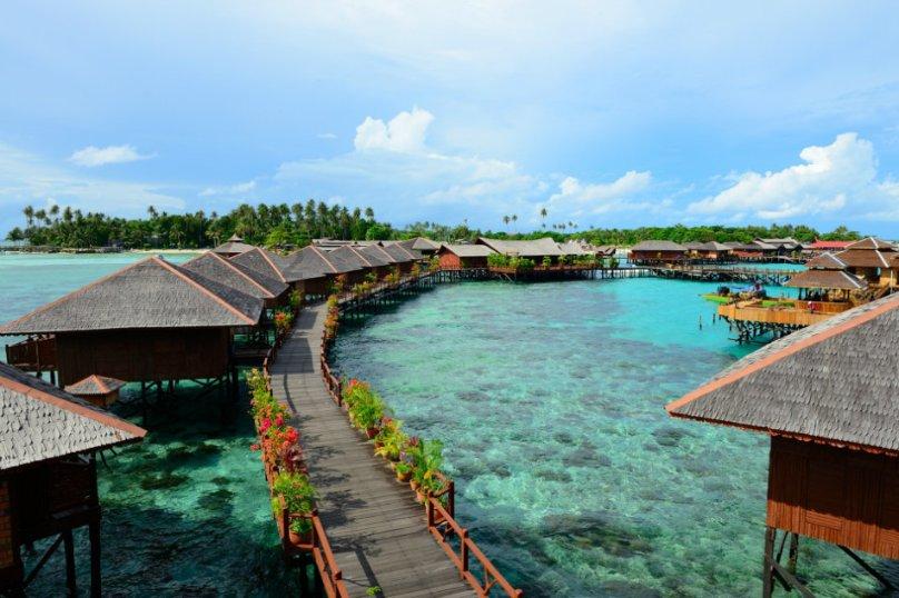 面对足总杯弱旅差点赢不了，曼联内忧外患挺严重